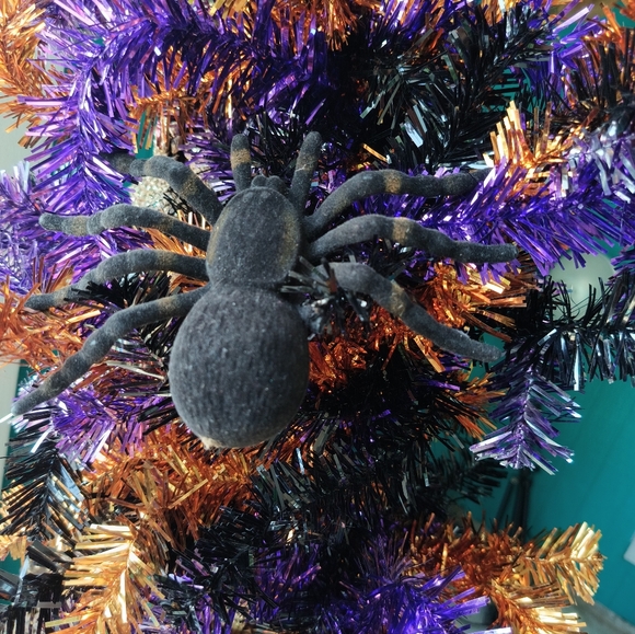 Halloween Swag, 32" Base with gold hanger - Picture 6 of 8